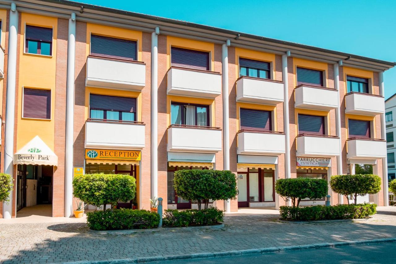 Beverly Park Residence Tirrenia Exterior photo