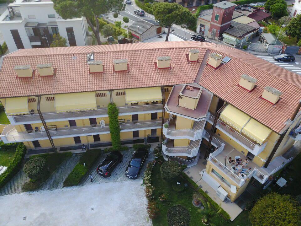 Beverly Park Residence Tirrenia Exterior photo